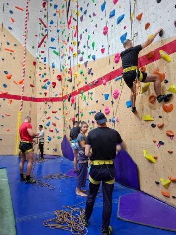 Formación en escalada para migrantes. Proyecto Climb It UP | Proyectos Europeos Defoin