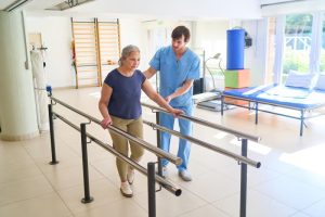 Rehabilitación en mayores — Cuidador especializado — Formación sociosanitaria